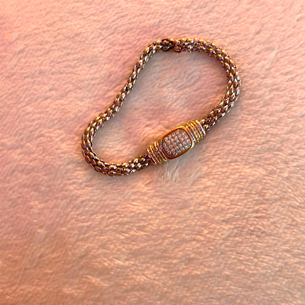 Magnetic chain bracelet